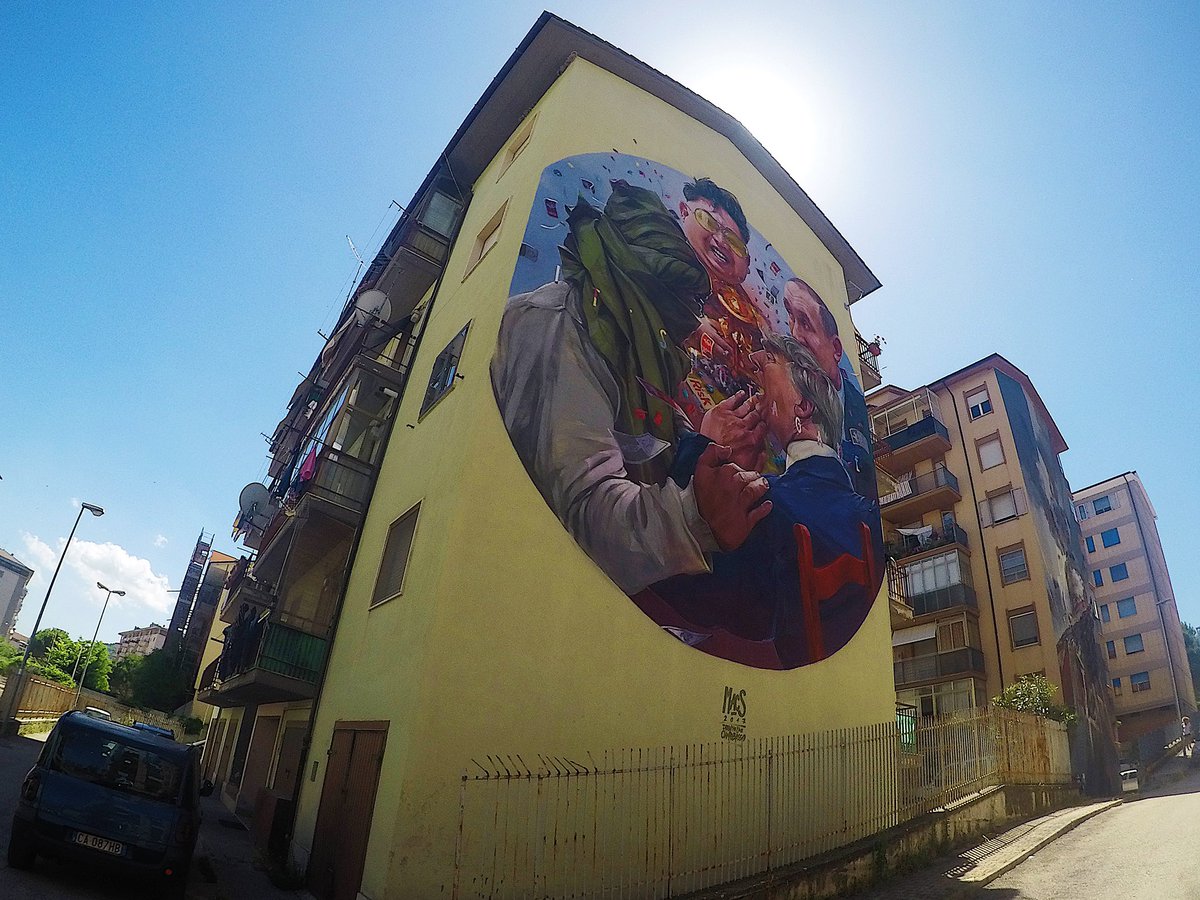 BLACKADAPROGRAM's tweet image. #ItsNotAGame di #Macs #SanGiovanni #Campobasso per #DrawTheLine #streets &amp;amp; #culture #Molise #Italia #Italy #streetart #urbanart #aerosolart #graffiti #stencil #stencilart #tags #world #life #art #arte #DrawTheLineFestival
#DrawTheLine2017 #murales #installationart #photography