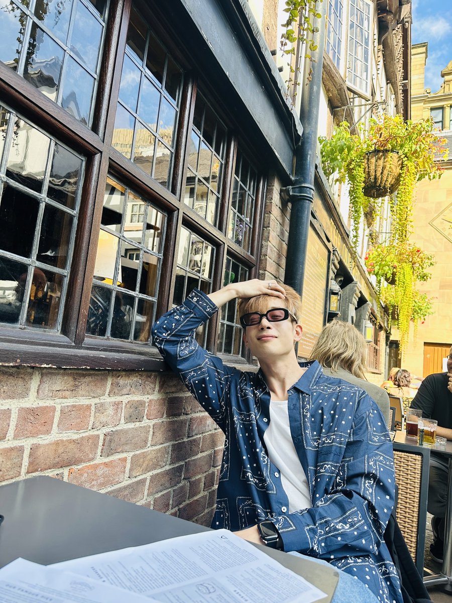 seungwoo files 📂 tweet media