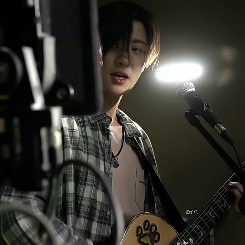 chanbaeklibrary's tweet photo. sinderela — chanbaek tagalog au where,

josiah byun sees himself as the #1 fan of giovanni park— the vocalist/guitarist of an rising opm band. 

always taking his chances, josiah takes desperate matters to be noticed by giovanni. but when he finally succeeds, he wishes he hadn’t. https://t.co/KGssE0gbFg