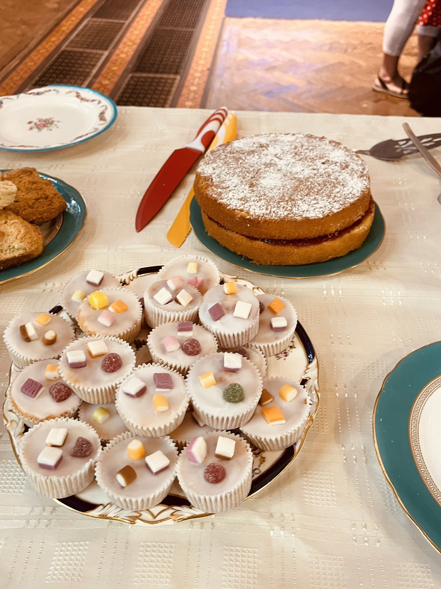 StMarysPriory's tweet photo. Coming to @afoodfestival ? Call in @StMarysPriory for coffee &amp; cake or cream tea! See historic monuments, Jesse &amp; seats of Prince Arthur &amp; Catherine of Aragon. join us on Sunday at 11am for Priory Eucharist? All welcome! @ChurchinWales @MonmouthDCO @DerekTheWeather @ianrees66 https://t.co/L6aOsUZoxC