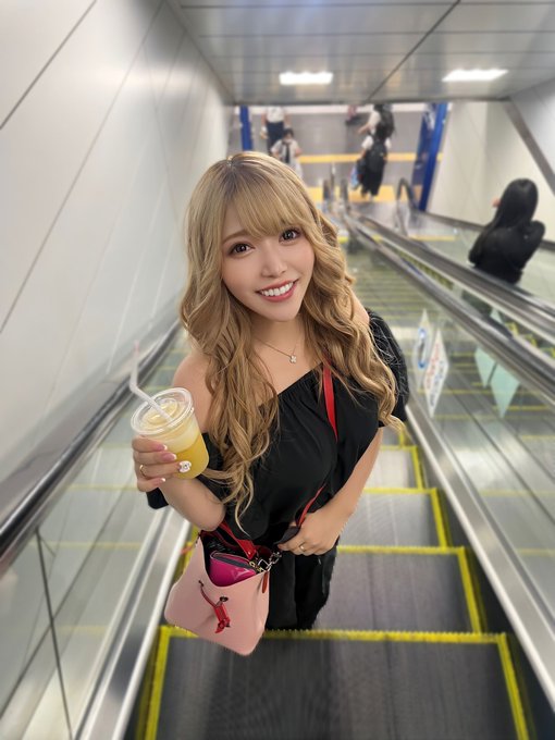 みんなも素敵な3連休を‥🚅💘 https://t.co/kwMdSfix0L