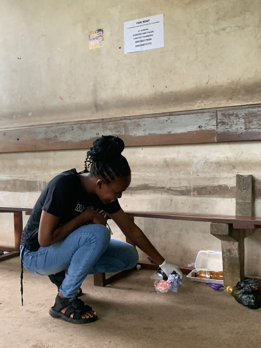ayomidealice001's tweet photo. I was there.💯👌
It was all fun and also it was an avenue to meet like-minded people.
#UIpickathon #UIMegaCleanup
#Recyledge #WCD2023 https://t.co/EAojhYwxY0