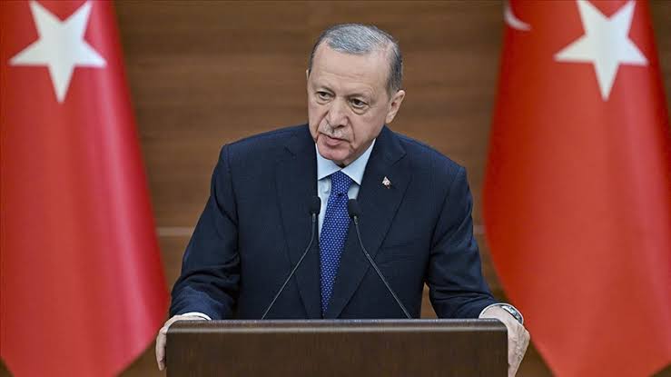 solcugazete's tweet photo. Erdoğan:

"Gerekirse Avrupa Birliği ile yolları ayırabiliriz." https://t.co/K17EJHpaah