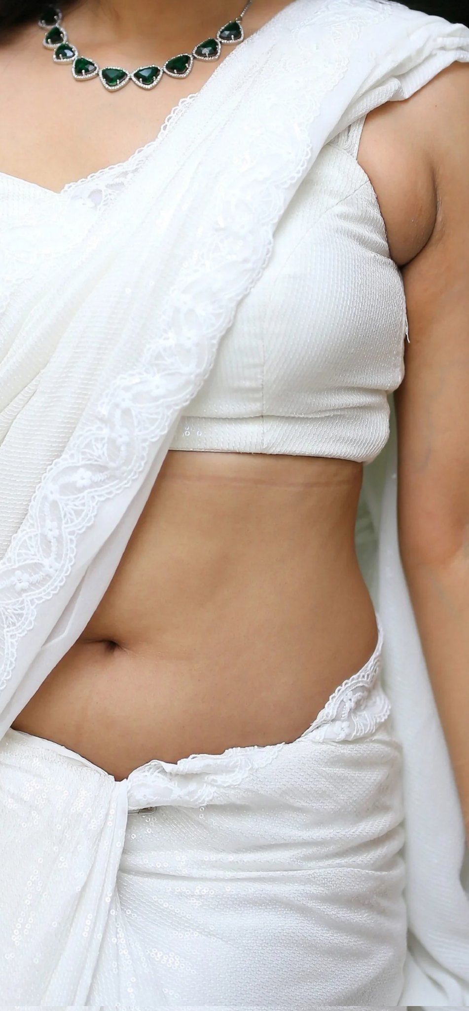 F6I9gIYXwAAOhbq?format=jpg&name=large