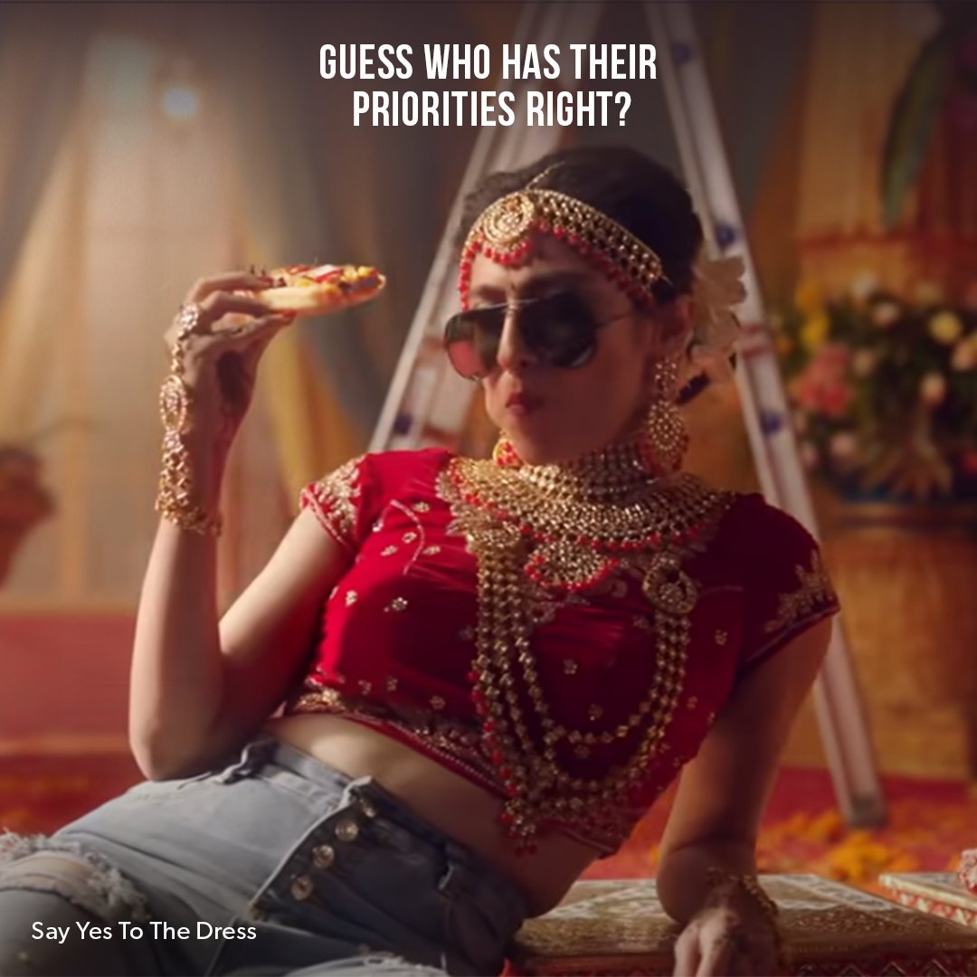 Pizza in hand, jeans on point - this bride knows how to celebrate!

@badboyshah @manasimm @divyakdsouza

#DiscoveryPlusIn #DiscoveryPlus #DiscoveryPlusIndia #SayYesToTheDress #Badshah #WeddingSong #TeluguWedding #TeluguWeddingSongs #WeddingSongs #WeddingDance #TeluguSongs