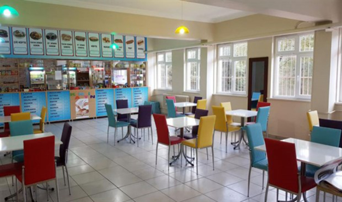 finansingundemi's tweet image. Bir öğrencinin aylık kantin masrafı en az 540 lira #Okul #Kantin #Zam - finansgundem.com/haber/bir-ogre…