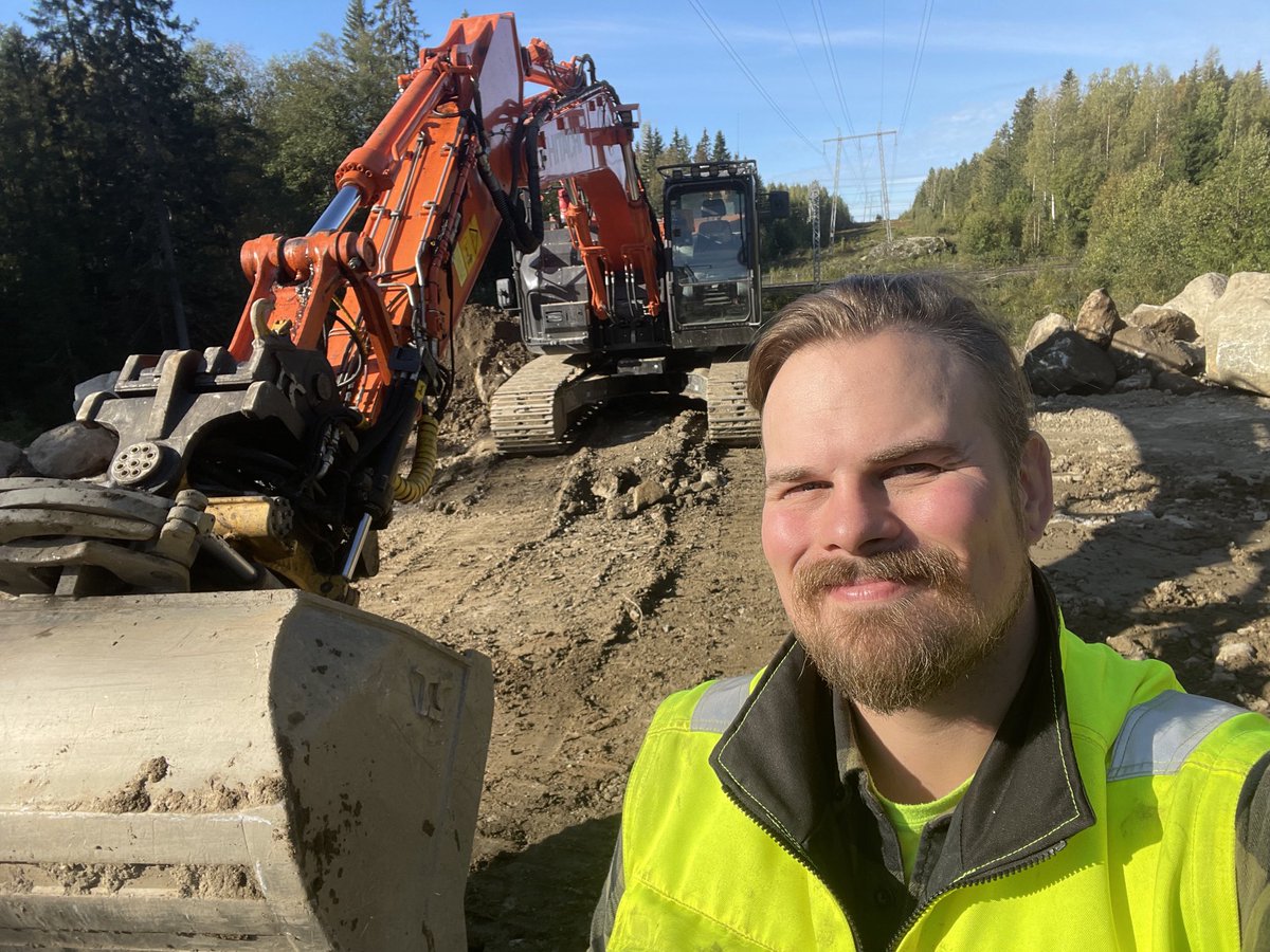 Huomenta,

Niin se vain taas on viikko leivottu ja ansaittua lepoa pari päivää edessä. Kuva eiliseltä, kun löin kauhan maahan jo 12.30, koska minulla oli toimistolla palaveri uudesta työmaasta. Palaverit ei ole kyllä minua varten😅

Mitä porukka puuhaa tänään?

Hyvää la kaikille.