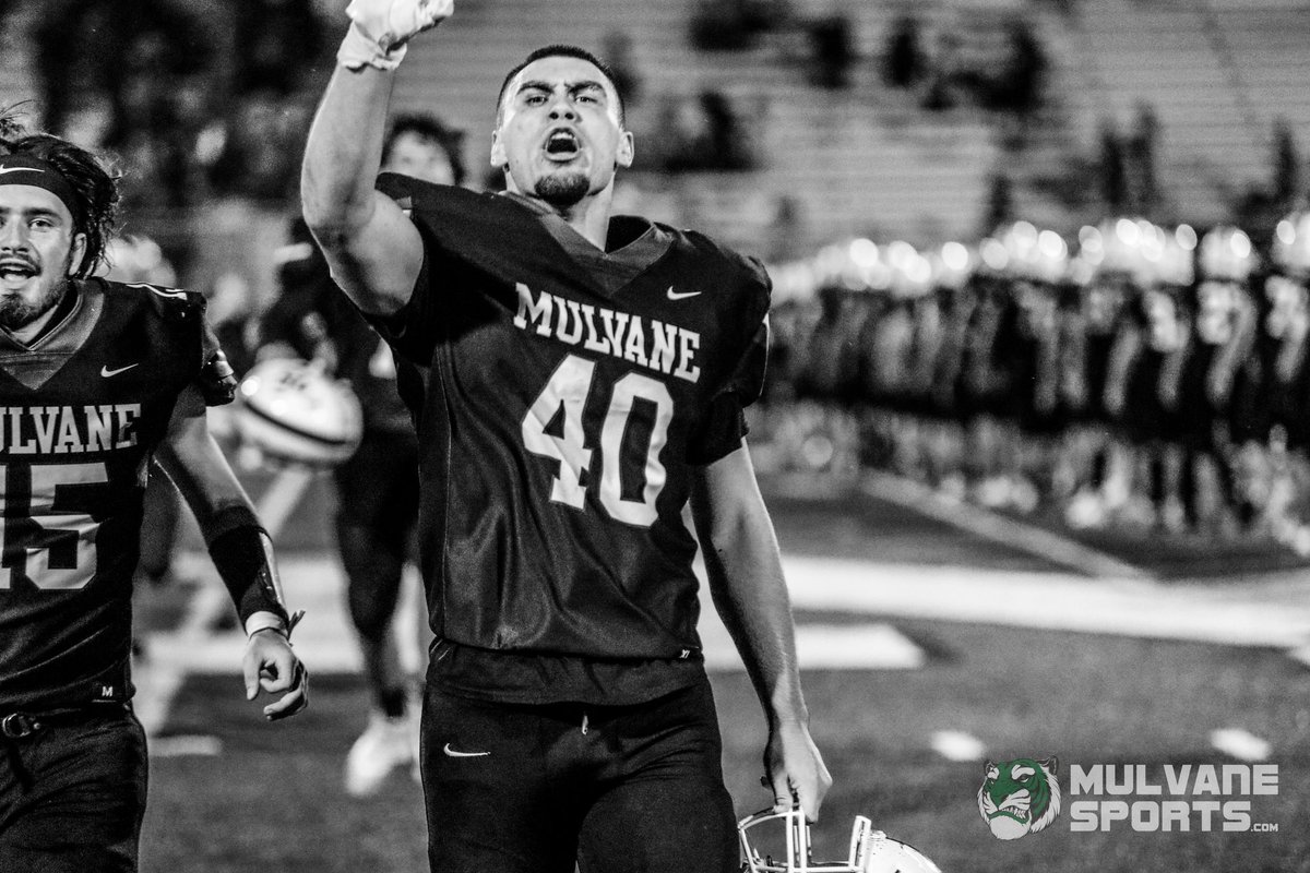 MulvaneSports's tweet image. 🏈The Wildcats are 3-0 to start the season after defeating the Augusta Orioles 31-28. Full post game celebration album available on the Mulvane Sports Facebook - follow us there! @mulvanefootball
