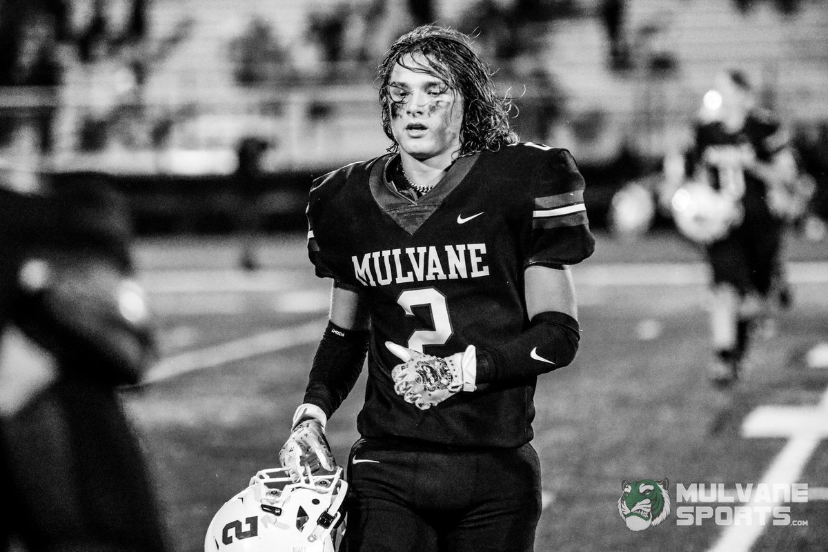 MulvaneSports's tweet image. 🏈The Wildcats are 3-0 to start the season after defeating the Augusta Orioles 31-28. Full post game celebration album available on the Mulvane Sports Facebook - follow us there! @mulvanefootball