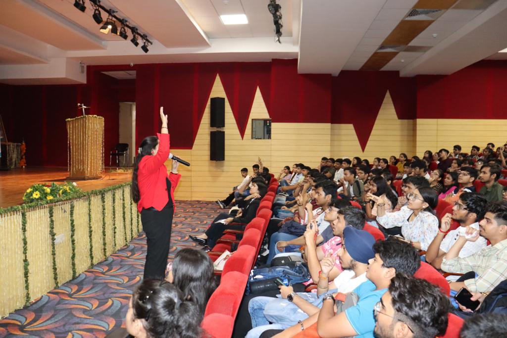 KCCinstitutes's tweet photo. The importance of social media in the modern professional landscape cannot be overstated, and considering this, a Talk Session on the "The Growing Importance of Social Media in Career and Businessโ was conducted for batch 2023 of KCCILHE.
#kcc #kccinstitutes #kcciilhe #kccitm https://t.co/ZyfQKFR9Sy