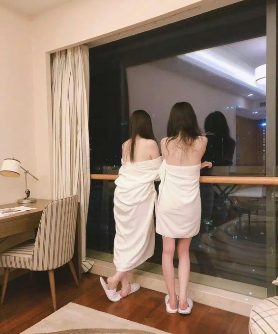 ThatLBeLaxP's tweet photo. 有没有离我近的粉丝���，好无聊啊没有男人。关注我！介绍闺蜜给你们认识。 https://t.co/qkrXWEwCcw