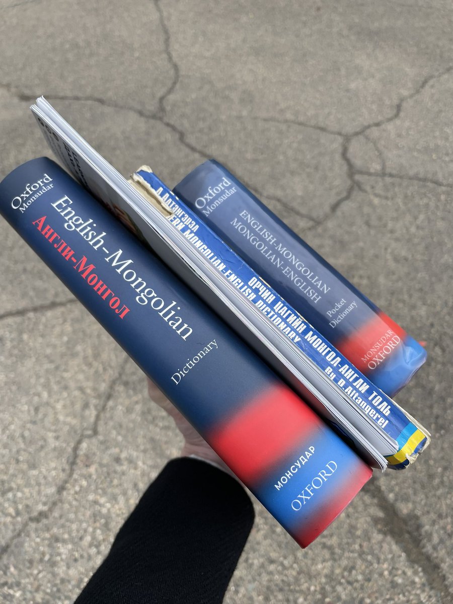 A perfect start to the weekend at the  Ulaanbaatar Book Fair 📚

Over 200 local publishers, 300 authors and the joy of browsing old books 📖

And I did some shopping 🤓

#номынбаяр 

<a href="/SuvdB/">Сувд</a> <a href="/Zandanshatar/">Zandanshatar G</a>