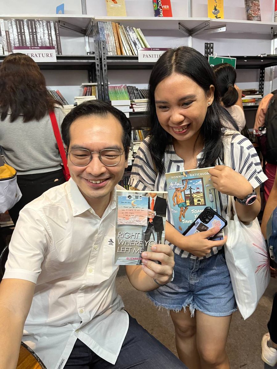 bethgstories's tweet photo. Fangirl through and through! Please let me take home one of those bears! 

#MIBF2023 #SomeDaysBook #UPPress 
@uppress @ronibats https://t.co/Fvlqo72xlG