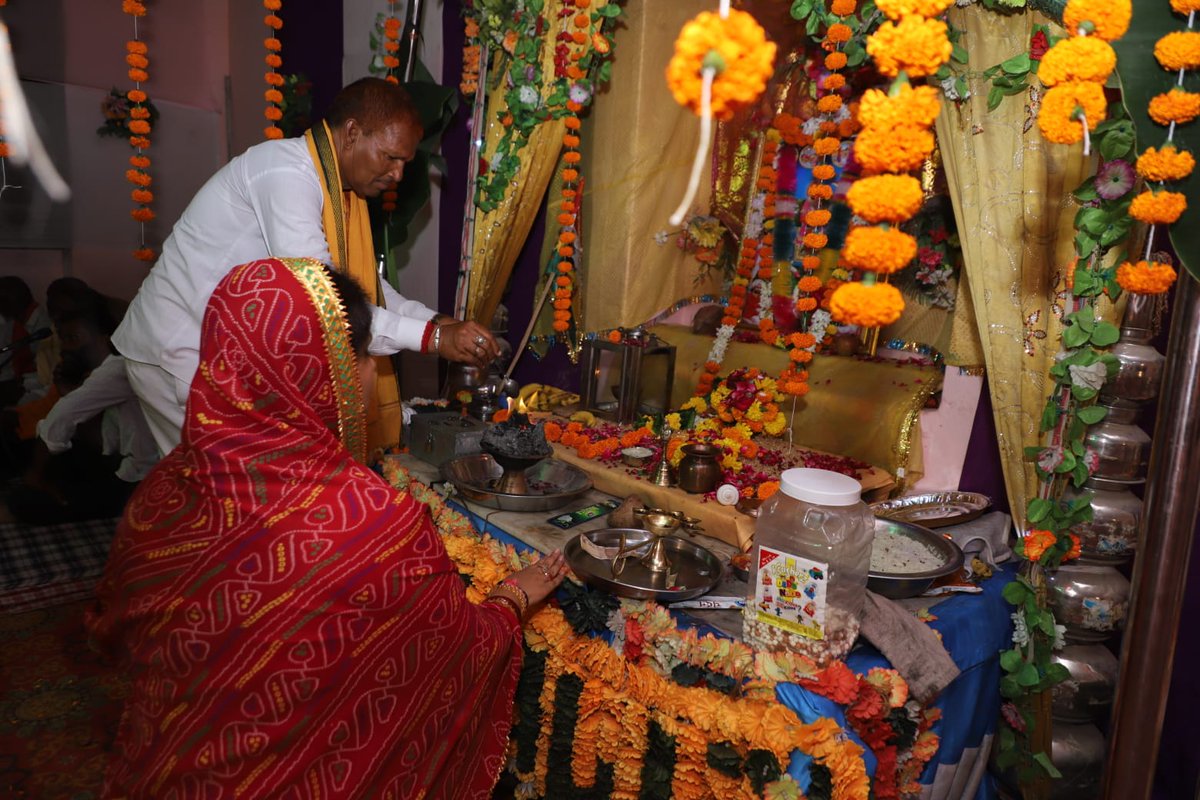 kiransnm's tweet photo. श्री रामेश्वर महादेव जी मन्दिर के समीप श्री रामदेवरा जी जाने वाले श्रद्धालुओं के लिए संचालित रामरसोड़ा व्यवस्था के समापन के अवसर पर उपस्थित होने का अवसर मिला।
#JaiBabaRamdev #Rajsamand #Rajasthan https://t.co/cf8e0fpMst