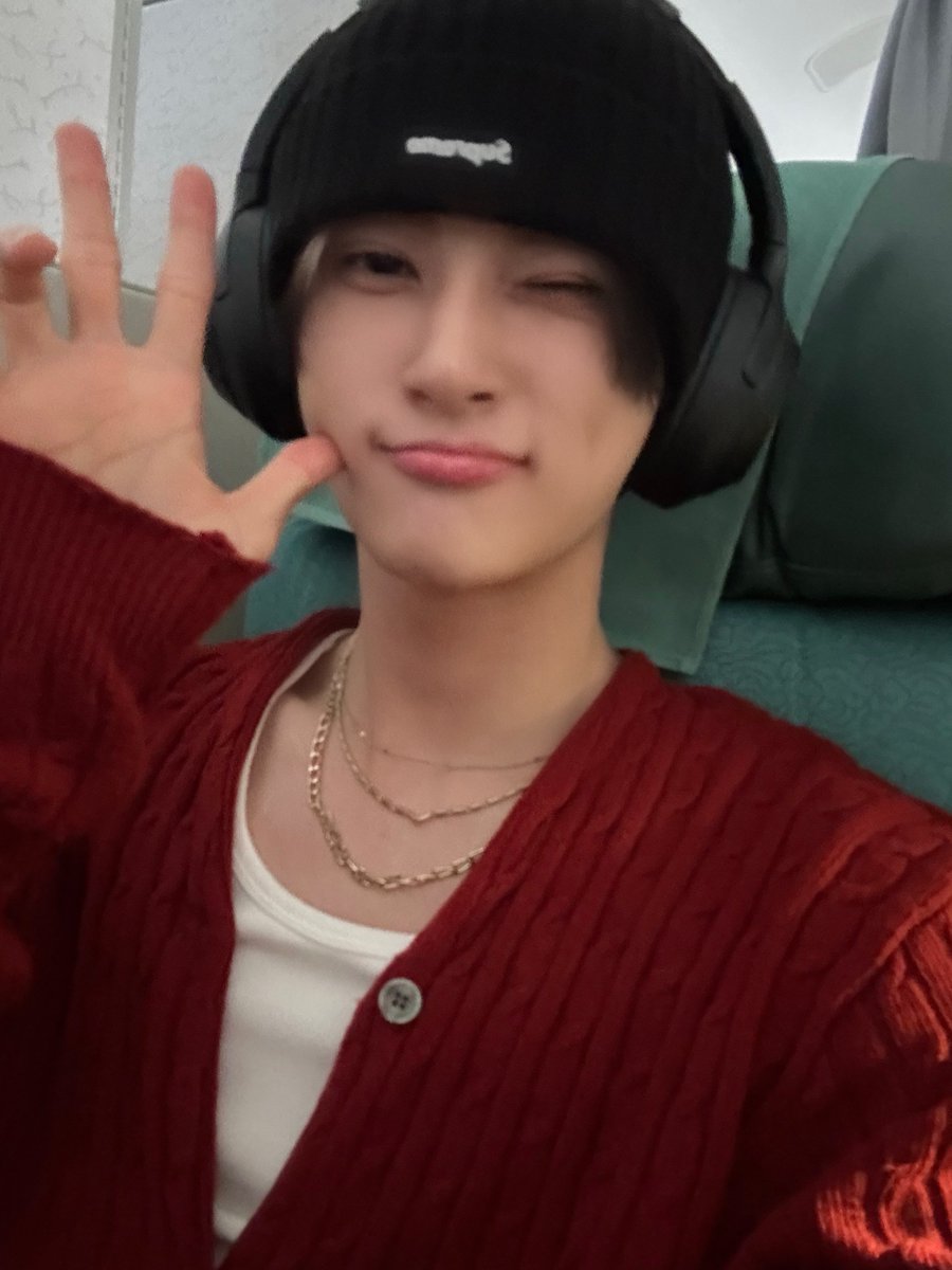 XODIAC_MEMBERS's tweet photo. [#리오] 

잘 갔다올게요💙🫡

#XODIAC #소디엑 #LEO #리오 https://t.co/WM9pJUuxCy