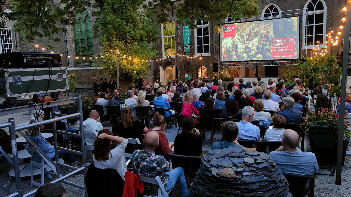 Wauw! Bedankt voor de twee geslaagde dagen! En vandaag pakken we nóg groter uit met <a href="/de_verwondering/">De Verwondering geeft Gouda door</a> in heel de binnenstad en een grote finale van 21:00 tot 22:30 op de markt. We beginnen om 13:00. Alle info: verwondering-gouda.nl

Foto's: <a href="/RaymondAarsman1/">RaymondAarsman1 🇦🇹 🏳️‍🌈 🇺🇦</a> en Maaike Hoonhout.
