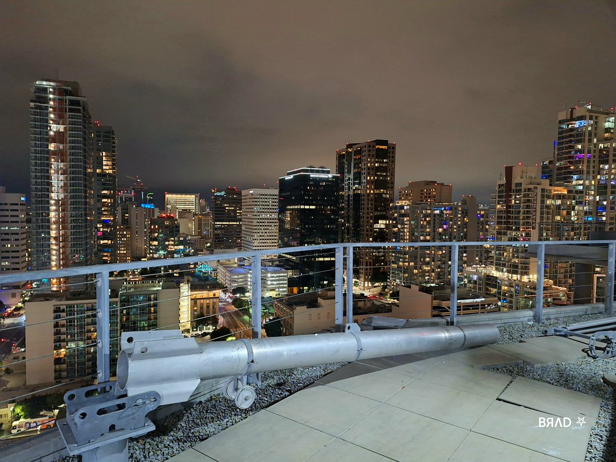 Downtown #SanDiego is so pretty at night. 🌃 #SanDiego #downtown #cityscape #cityboy #nightlife #nightowl #SoCal #NightPhotography #Nightsky #citynights