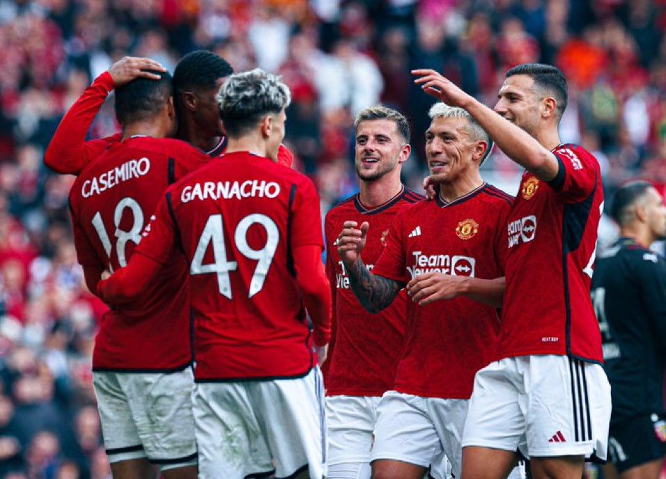 Himself_Iceman's tweet photo. 🚨Breaking:
The kings of England are playing the Beautiful game today
No Manchester United fan can scroll past without  liking this post🔰🔴 https://t.co/fTkyHS1yiE