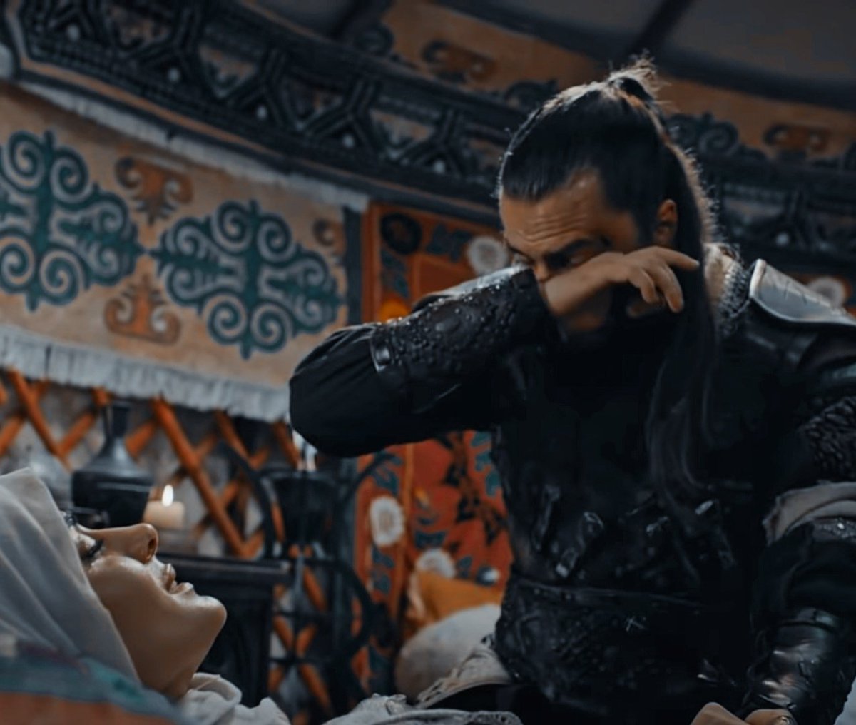 • Gonca'mın Boran geldiğinde hissedip uyanması ...
• Boran'ın Gonca'sı ağladığını görmesin diye çırpınışları ...

siz özlendiniz evlatlarım .. en çok siz özlendiniz ... 💔 #gonbor