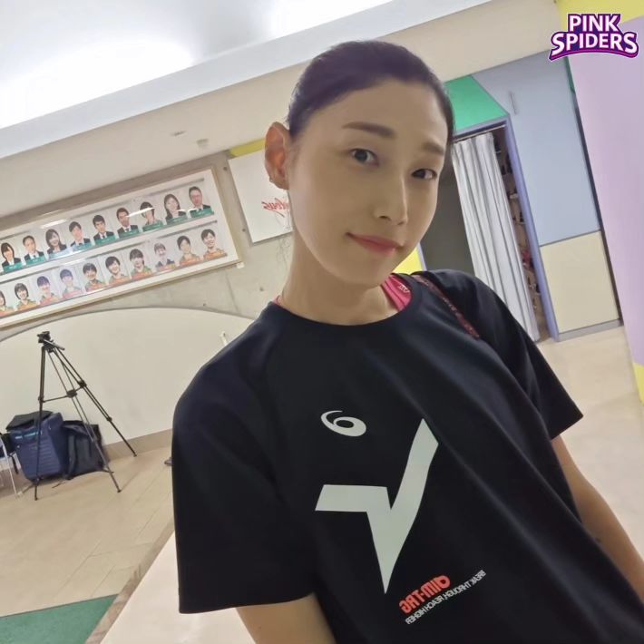 [사진] hkpinkspiders IG

instagram.com/p/CxPkj61S16N/…

#김연경 #kimyeonkoung