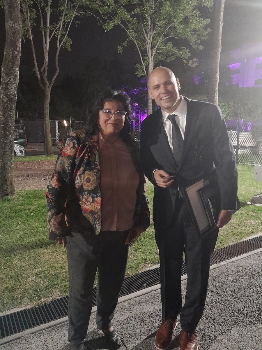 AndreaSimondini's tweet photo. Fue un gusto conocer a Ryan Graves, trabajaremos en conjunto por aeroespacios seguros #alas #cefora #senadomexico https://t.co/WflpGCuBi2