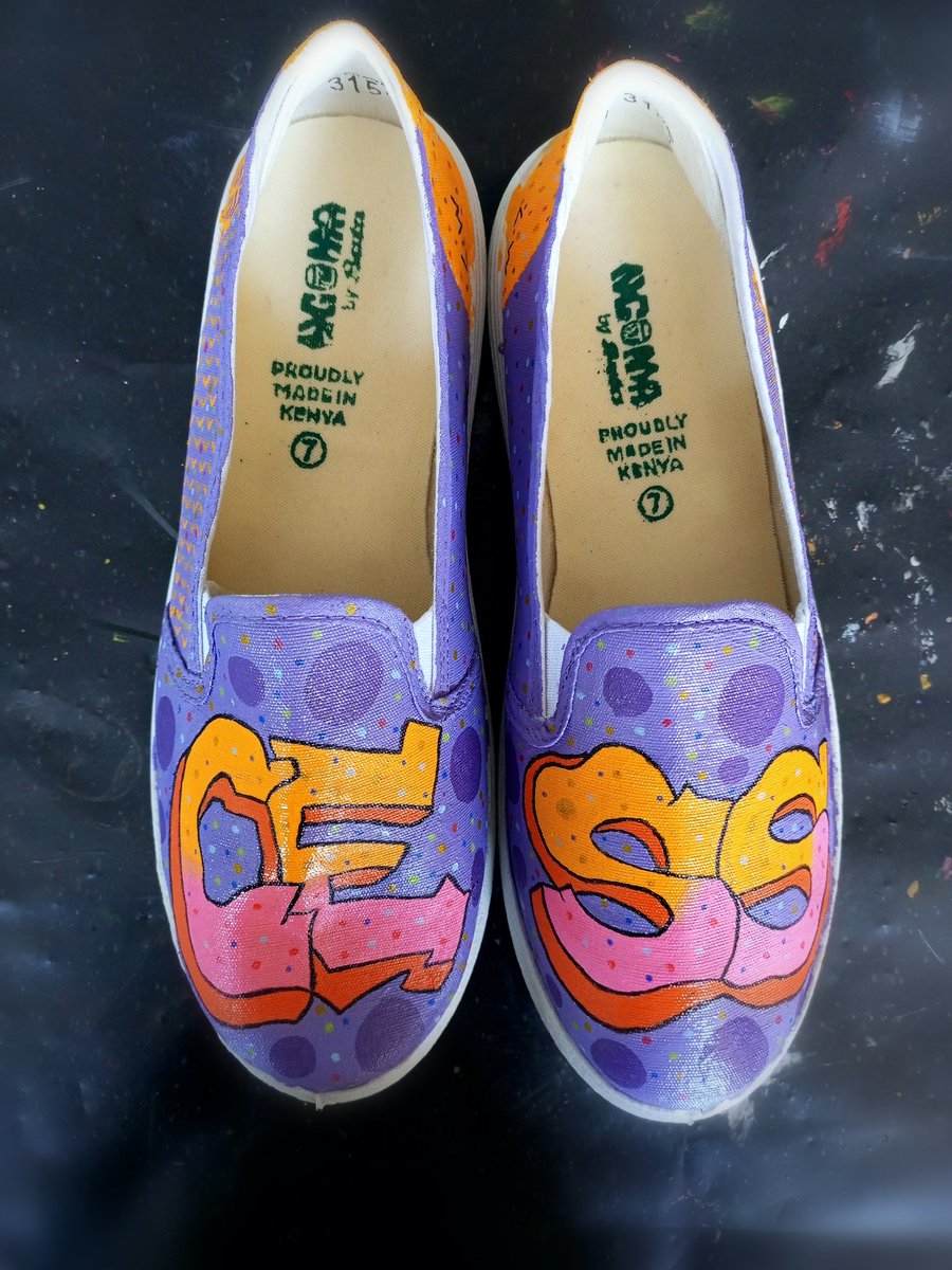 lee_wamae's tweet photo. Colouring this life with @Batakenya 🖌️🎨©. 
#AffordableartKE #Shoes #shoeart #create #colouringthislife #bata #batakenya https://t.co/lyr4Pb1ig9