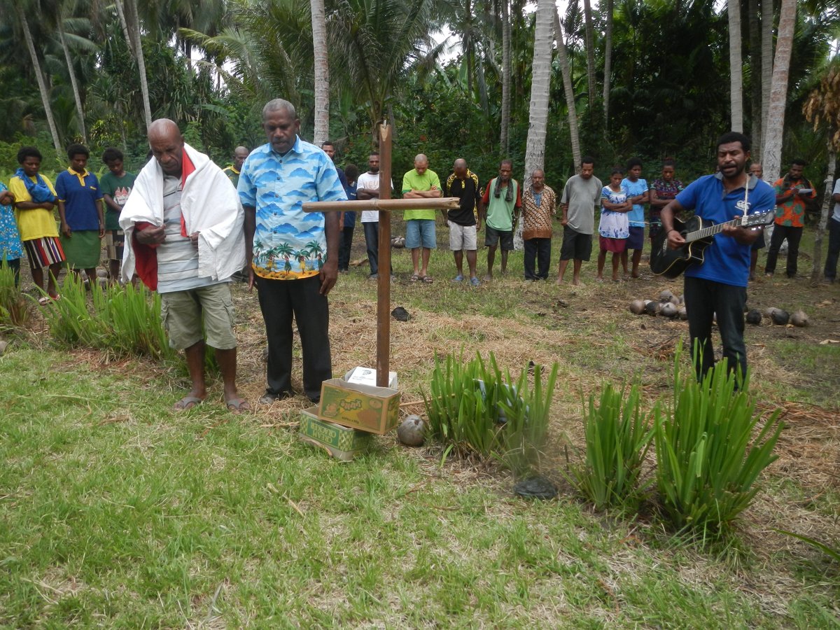 wycliffeuk's tweet photo. Pray for an ongoing relationship with the God who loves them for the Kwomtari people of Papua New Guinea.
📸: Worship and ministry time in the Kwomtari language area in Papua New Guinea
#BibleForEveryone #TryPraying #PapuaNewGuinea https://t.co/6dzEBa7adn