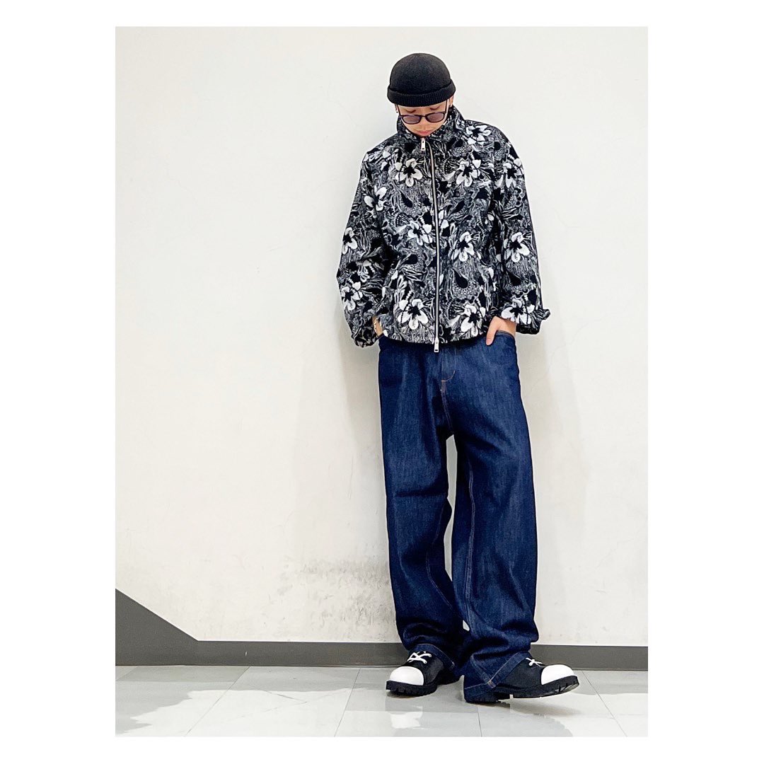 BAFNxN's tweet photo. 〜NEWTRAL TOKYO/NO ID.〜

2023 A/W collection✨
【スタンドカラーゴブランBIG-BLZ】
color：BLACK/size：ONE

#noid #newtral #newtral_tokyo #painting #fashion #ootd #kawaii #emo #staff #aw #todayscode #autumn #autumnfashion https://t.co/JcUKh2UjPP