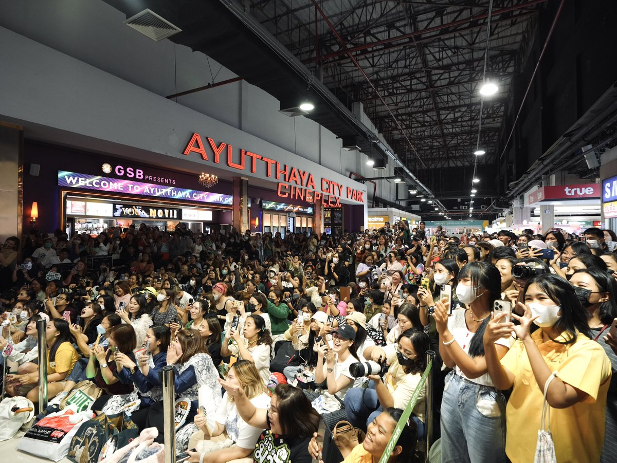 beoncloud_th's tweet photo. บรรยากาศ 'มาย อาโป บาส ต๋อง' เดินสาย ManSuang Road Show โปรโมตภาพยนตร์แมนสรวงที่ อยุธยาซิตี้พาร์ค ซีนีเพล็กซ์ 🎬

แฟน ๆ ชาวอยุธยาและจังหวัดใกล้เคียงให้การต้อนรับ 4 หนุ่มของเราอย่างอบอุ่นมาก ๆ เลย ขอบคุณมาก ๆ นะคะ ✨🫶🏼

@milephakphum @Nnattawin1 @basvpr_ @tongthk 

@MajorGroup 
#ManSuangxAyutthayaCityParkCineplex
#ManSuang #แมนสรวง