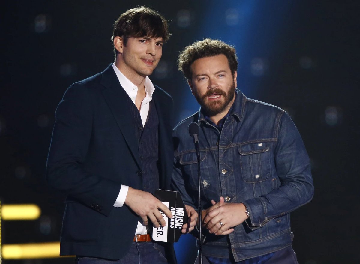 NewsWaveHQ's tweet photo. Ashton Kutcher steps down as chairman of anti-child sex abuse organization Thorn after controversy over letters supporting former co-star Danny Masterson's leniency in rape case. Kutcher apologizes to victims and Thorn staff. #AshtonKutcher #Thorn #DannyMasterson #Resignation https://t.co/TysUC6KvxH