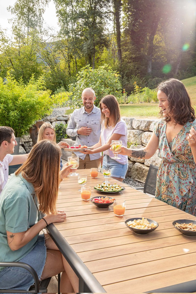 Les températures s’annoncent encore très clémentes en ce début de week-end !☀️Nos équipes en magasins vous accompagnent pour composer vos recettes dans nos espaces alimentation bio afin de prolonger la période estivale entre amis ! 🍹🍉
#outdoor #weekend #sunshine #friends