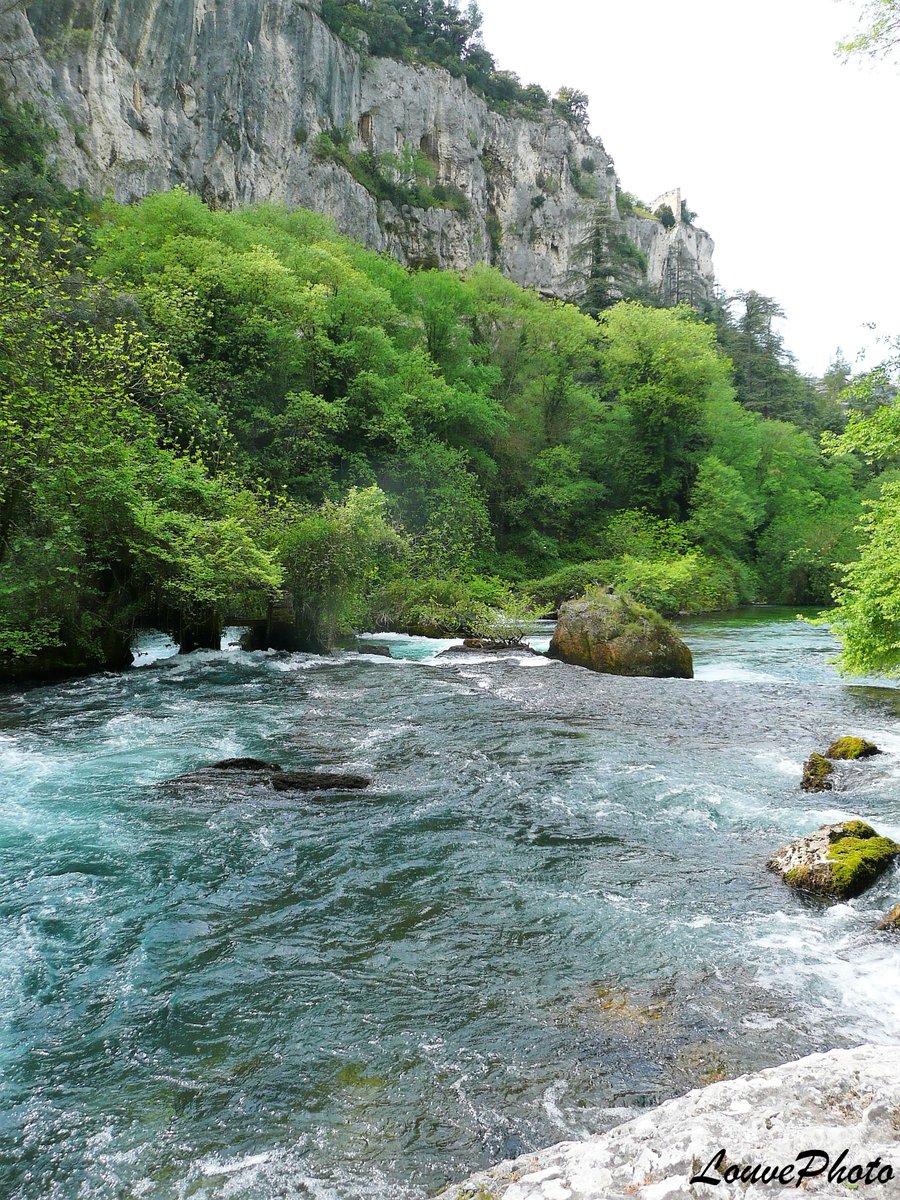 Lalouve86Photo's tweet photo. #fontainedevaucluse #rivers #nature #photography https://t.co/SY1g5Us92W