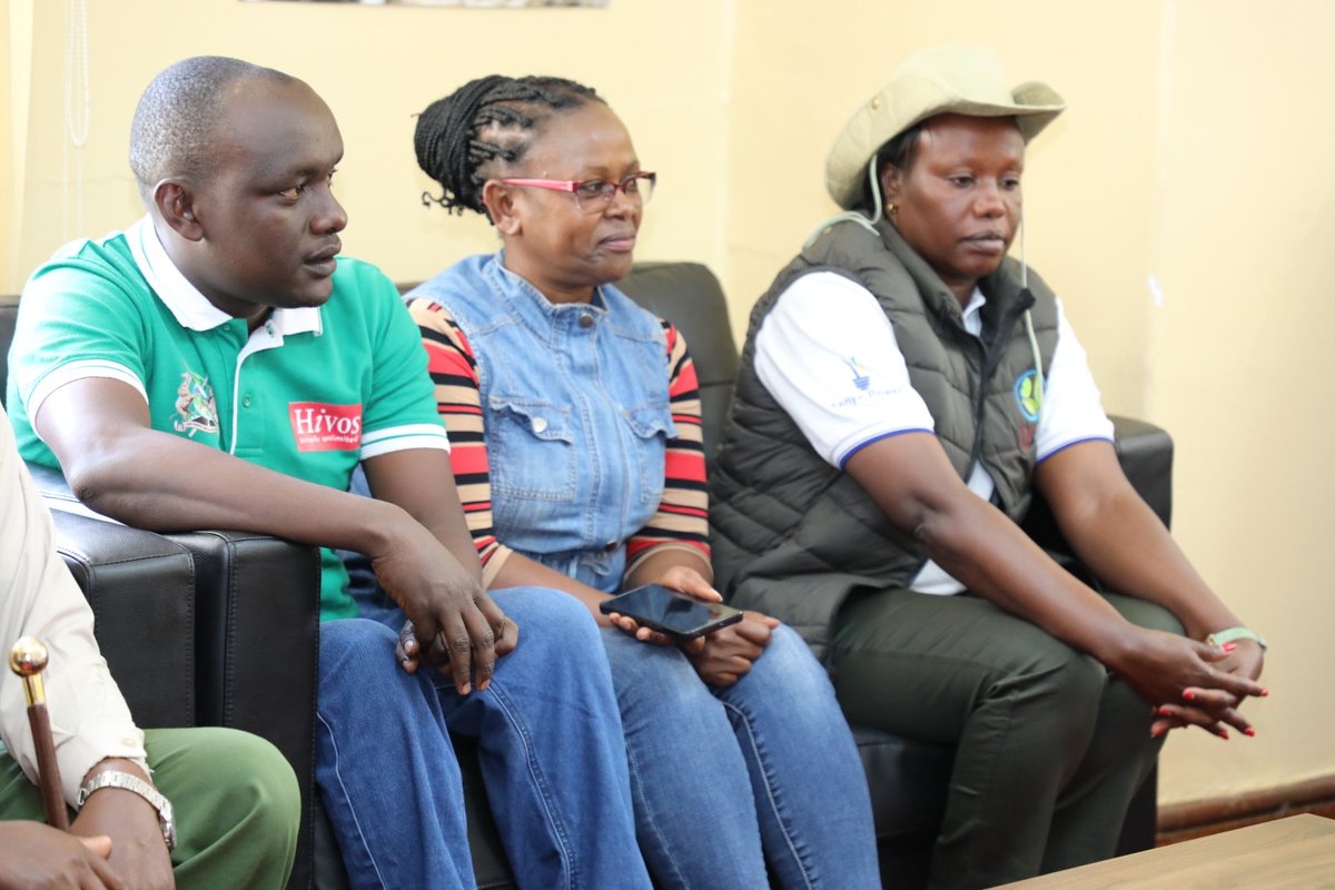 NemaKenya's tweet photo. The #WorldCleanUpDay 2023 National celebrations kicks off with the dignitaries courtesy call to Governor Laikipia County, Hon. Joshua Irungu.
#DoNotLitter #ThinkB4Trashing https://t.co/nQy8Q0AbLN