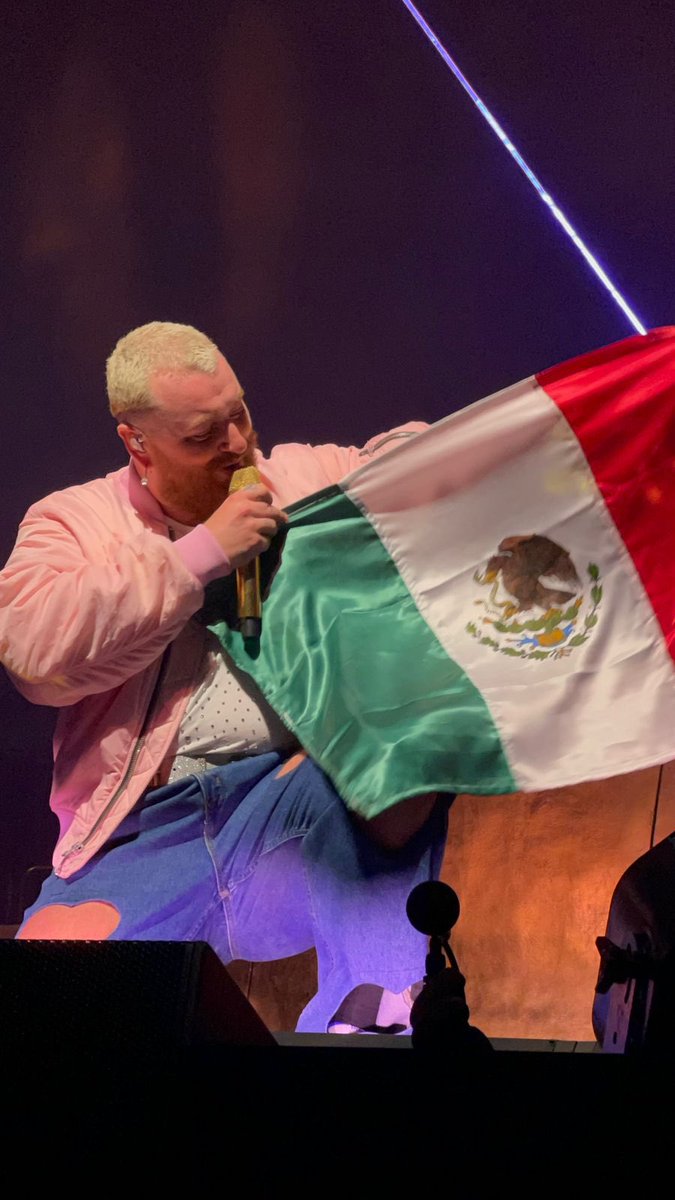 LaKyjs's tweet photo. ✨Magic was in the air ✨ 
Arena Monterrey
#GLORIATHETOUR #SamSmith https://t.co/ymbSwyR1Yw