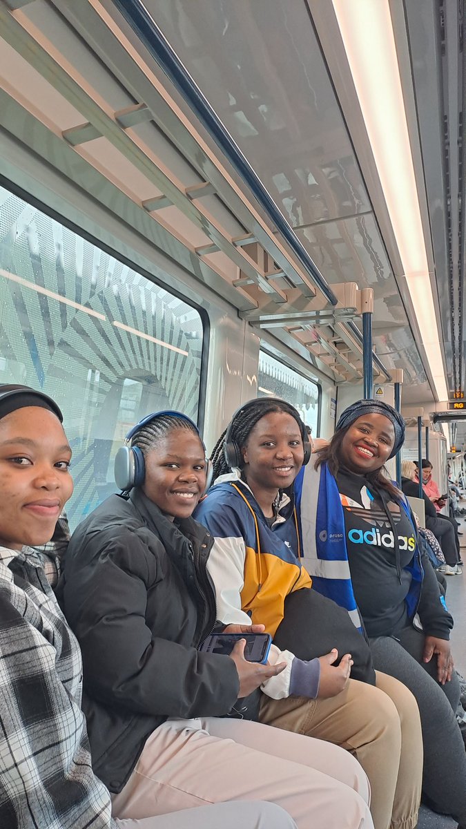 TourismTrainCT's tweet image. Good morning, Cape Town . Happy weekend . We are traveling to Cape point . For the  SANPARKS WEEK . #PeoplesTrain #SANationalParksWeek @SANParks @PRASA_Group @MetrorailWC