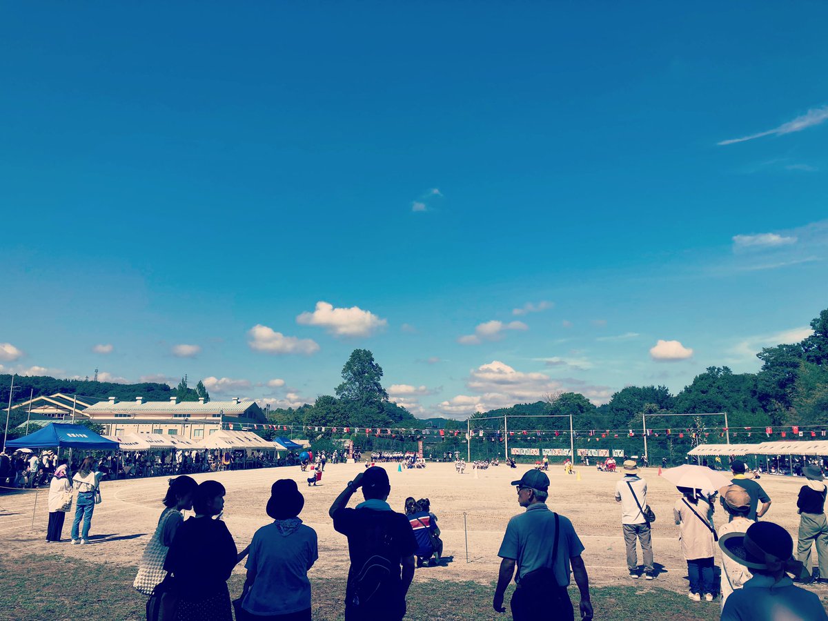 【横瀬小 秋季大運動会】
横瀬町で唯一の小学校の運動会。祖父母さんらの姿も多くて、子ども達を地域ぐるみで見守る横瀬町らしい、よい雰囲気。暑かったので来賓挨拶は10秒ヴァージョンにしましたw