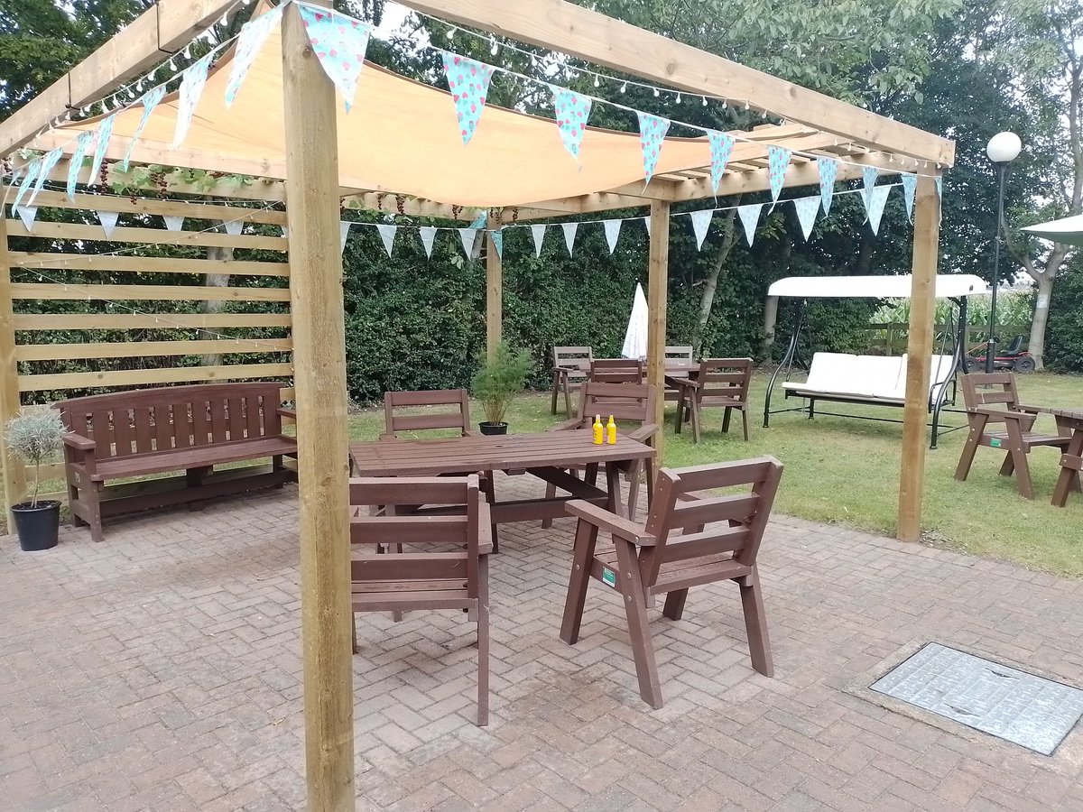 ProspectHouse99's tweet photo. Ready for the party and hoping the sun will come out at that point, and it did indeed for our end of summer BBQ ☀️ https://t.co/86JwTELxhv