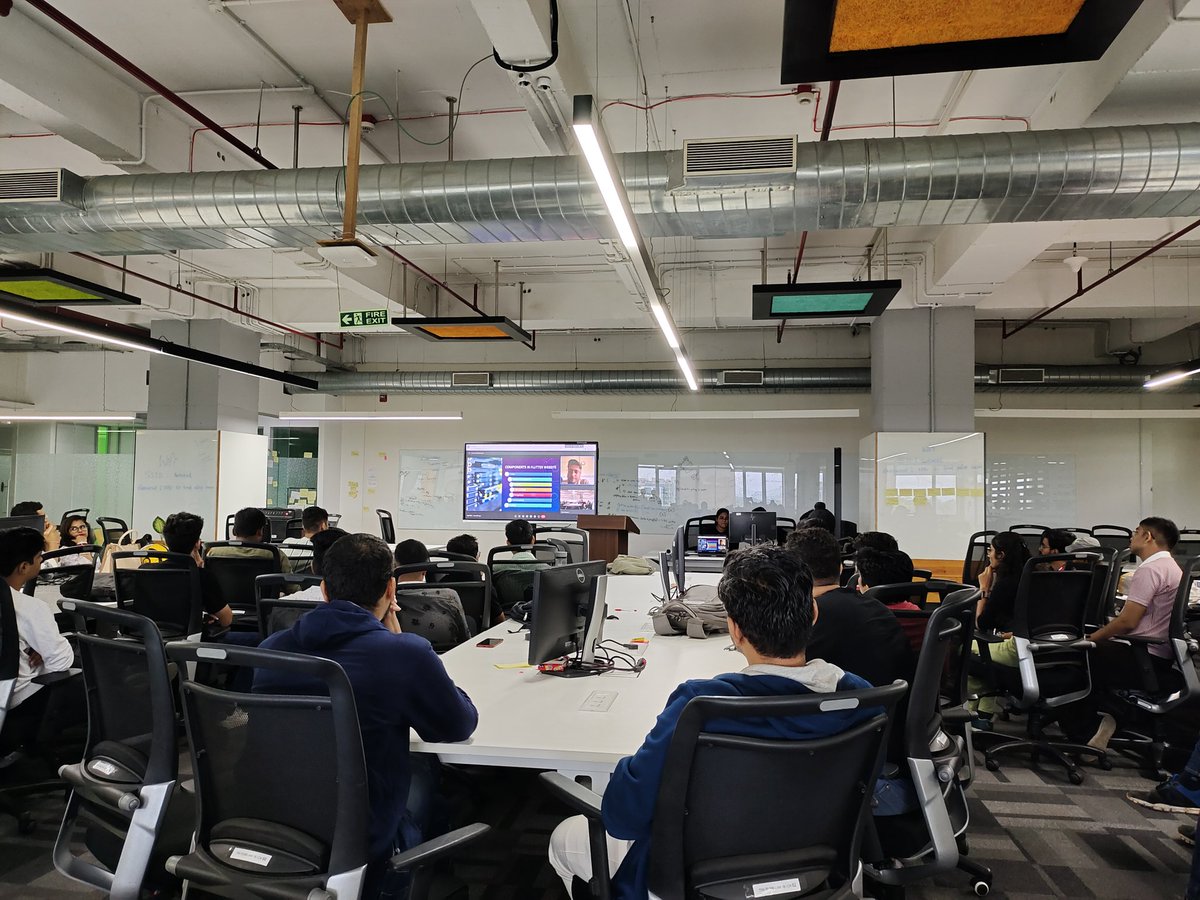 GShack99's tweet photo. Talk #3 @viveky259259 
Flutter Web 🐦🧐 https://t.co/gNWMHY46b6