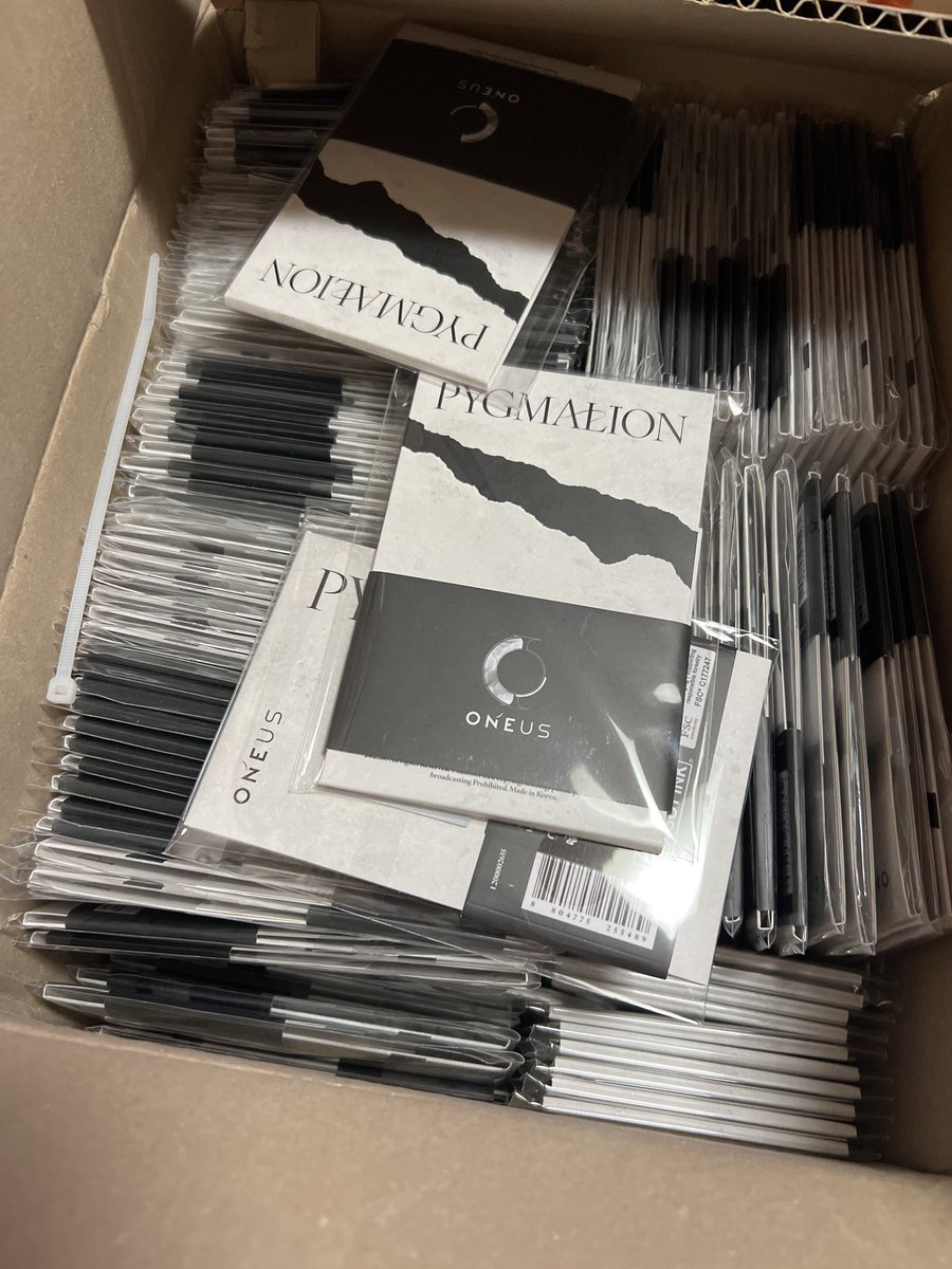 bluejayshop's tweet photo. wts lfb ph <retweet>  

50PHP ONEUS PYGMALION SEALED ALBUM - poca and jewel ver.

- payo or 3 days dop 
- neta (secured) 
- gcash/maya mop (free isf) 
- strictly no cancellation!  

order here: https://t.co/HuIdvTZC5C https://t.co/RlXH3jZfUj