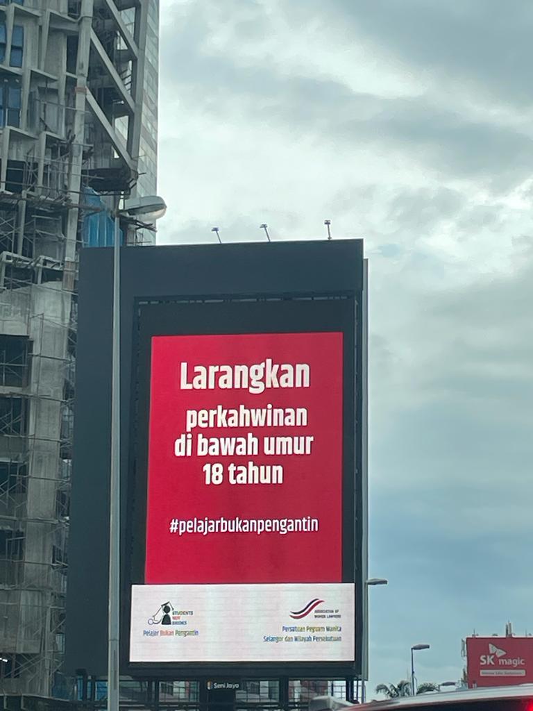 Spot these signs all over KL Selangor and share with us! #pelajarbukanpengantin