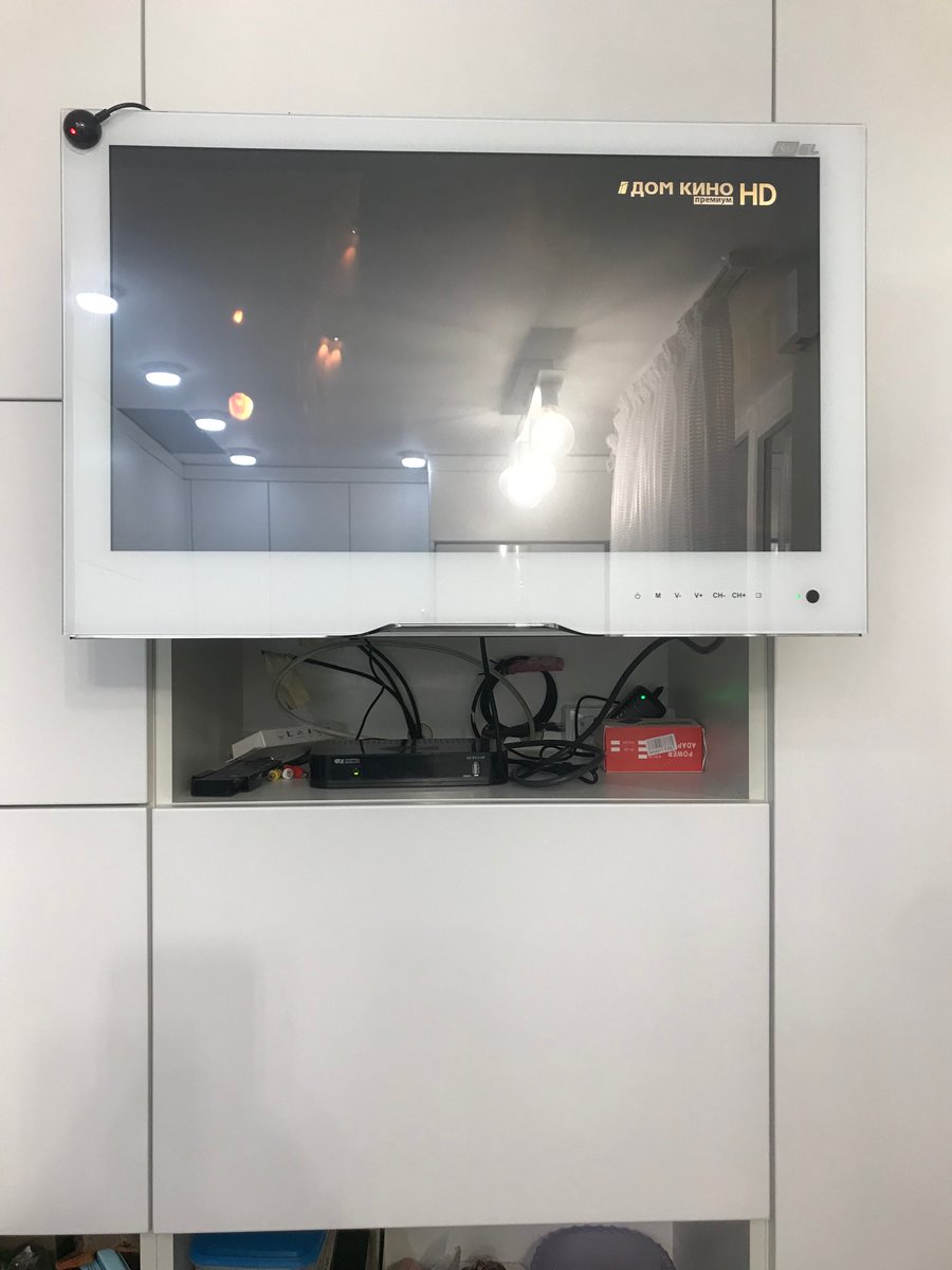 avel_tvs's tweet photo. Pictures of AVS240WS shared by our customers. AVEL customized TV brings you a unique experience. #avel https://t.co/uDTwholBXO #waterprooftv #bathroom #bathroomtv #kitchentv #kitchen #mirrortv #mirrortvs #showertv #bathtv #tvinmirror #tvinmirrorbathroom https://t.co/XWuJu1pSXt