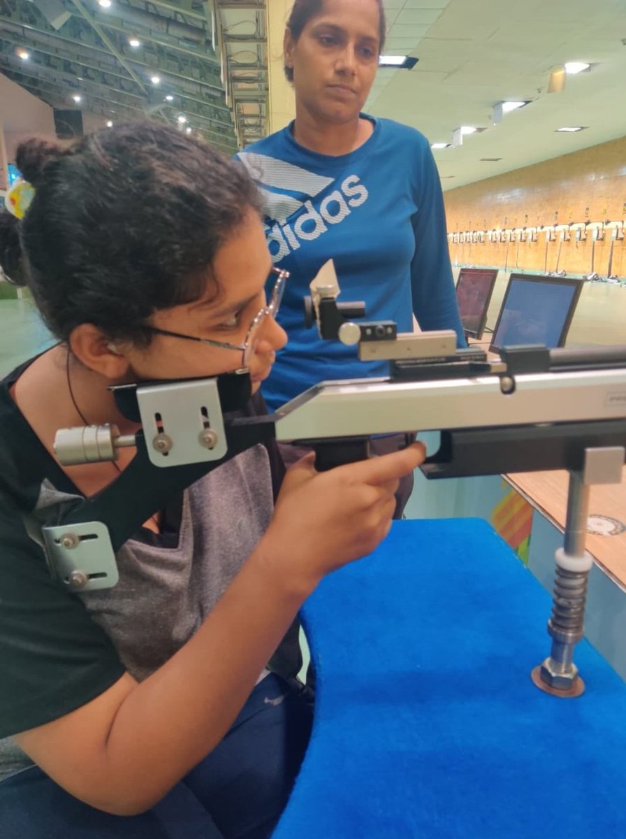 Congrats to Banoth Pavani (11th Grade) & Coach Vijay Singham & Vinay! Pavani won a silver medal at 4th Zonal Para Shooting Champ'ship 2023. @AdityaMehtaF trains India's future champions from grassroots level after carefully picking CWSN from @Jnv_India school @CommissionerNVS