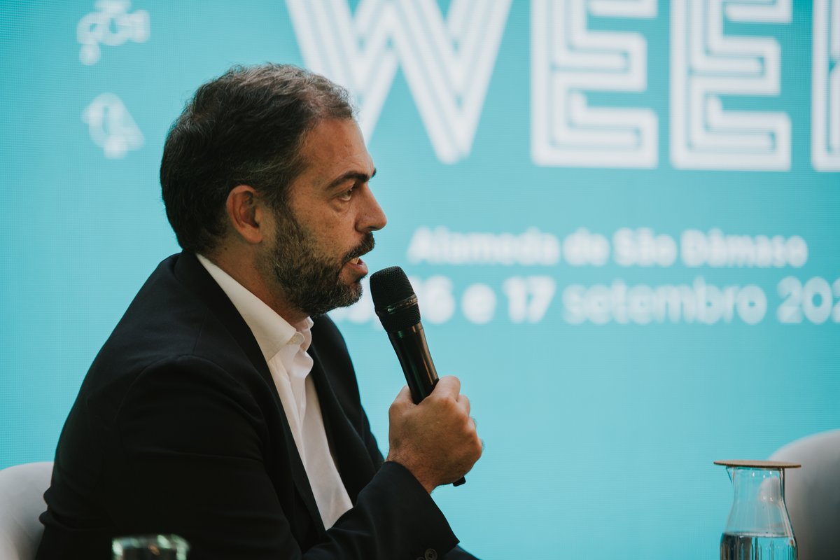 labpaisagem's tweet photo. 🗣️ "Guimarães é um modelo exemplar para o País que pretendemos dentro de vinte anos. (...). Reforço o nosso apoio à candidatura de Guimarães para Capital Verde Europeia 2025."

👉 Duarte Cordeiro, Ministro do Ambiente.

#LabPaisagem #GreenWeek #Guimaraes #EUGreenCapital https://t.co/hgn06Qfhrp