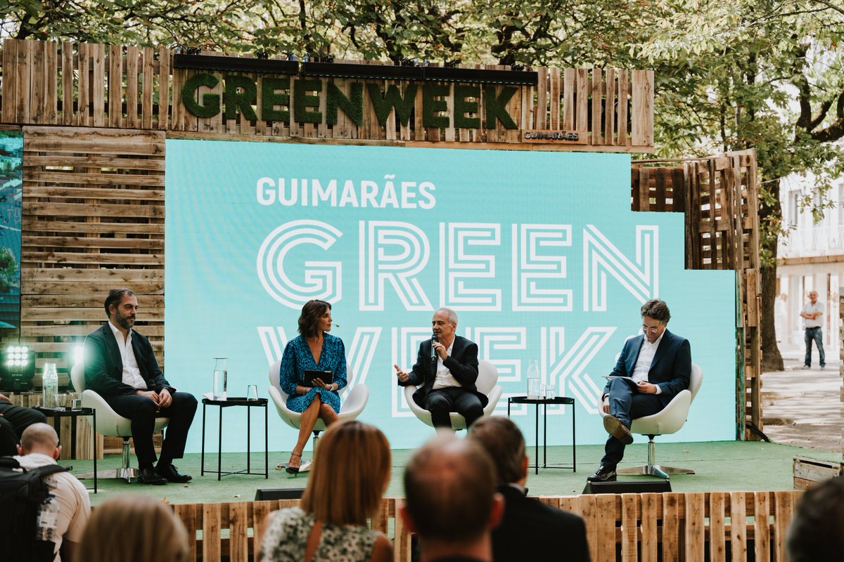 labpaisagem's tweet photo. 🗣️ "Guimarães é um modelo exemplar para o País que pretendemos dentro de vinte anos. (...). Reforço o nosso apoio à candidatura de Guimarães para Capital Verde Europeia 2025."

👉 Duarte Cordeiro, Ministro do Ambiente.

#LabPaisagem #GreenWeek #Guimaraes #EUGreenCapital https://t.co/hgn06Qfhrp