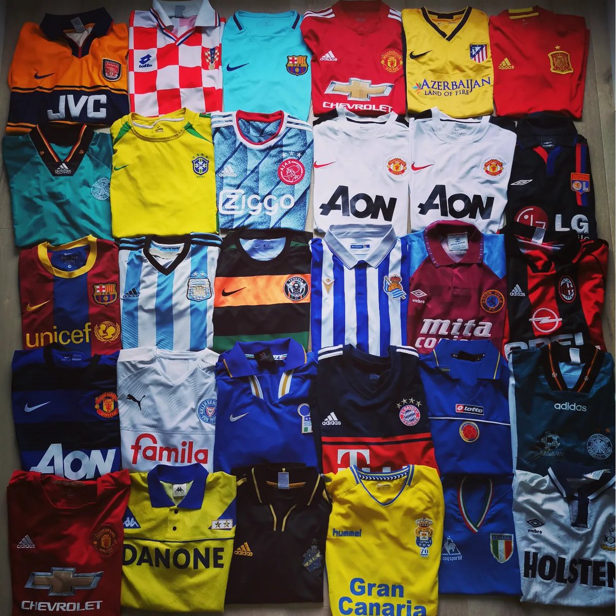 FootballShirtie's tweet image. 💥 Stock drop from yesterday evening live on the site

👌 A few have sold already including the Brazil 2002, Italy 1996 and Ajax 2020 but there's near 190 items on the site to feast your eyes on

#AuthenticAlways #FootballShirts #FSie #StockDrop