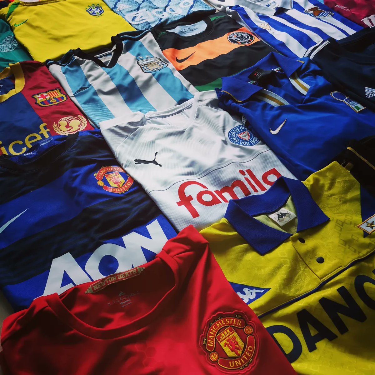 FootballShirtie's tweet image. 💥 Stock drop from yesterday evening live on the site

👌 A few have sold already including the Brazil 2002, Italy 1996 and Ajax 2020 but there's near 190 items on the site to feast your eyes on

#AuthenticAlways #FootballShirts #FSie #StockDrop