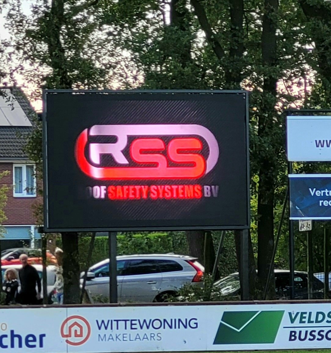 Hij doet het !
Ons nieuwe led-scorebord.

Vanavond om 17:00 uur tegen SV Gramsbergen wordt het Led-bord uitgebreid getest.