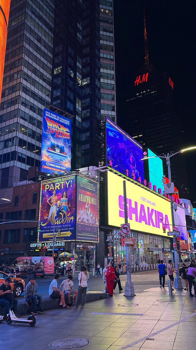 Hiç uyumayan bir şehir adeta😂😍 
📍🕰️ 04.00