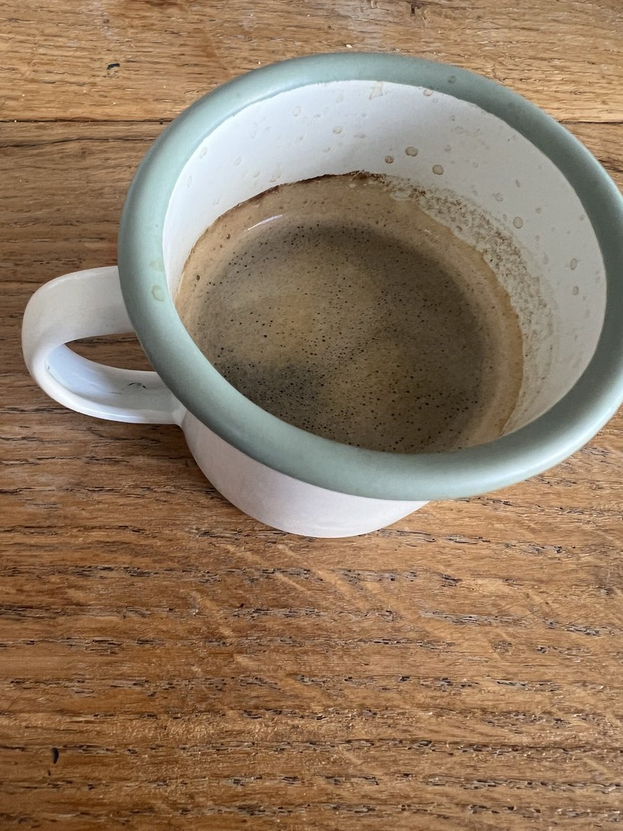 NatalieNTK's tweet photo. Espresso, dat kan ik wel even gebruiken. #teamjip #canule #geennachtzorg https://t.co/4zOWC6qoSo