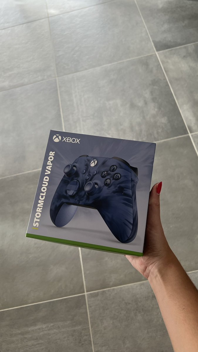 _spicyhoney's tweet photo. Regardez cette petite beauté, je suis trop contente ! Merci encore @XboxFR 💚

(🫶🏽 @RachiMedia) https://t.co/NsNVcMUWVJ